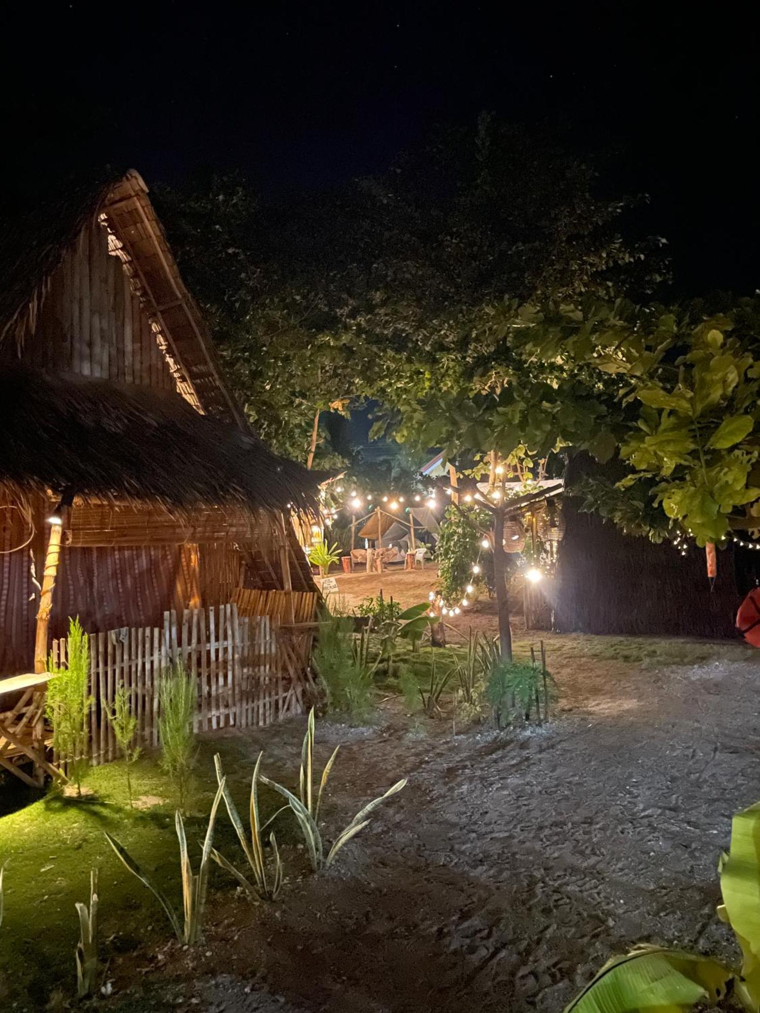 Daanbantayan Tribal Huts Community旅舍 外观 照片